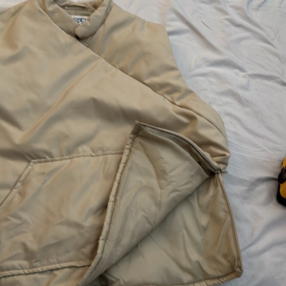 Y2K TOGO retro side zip puffer vest size medium - Picture 7 of 7